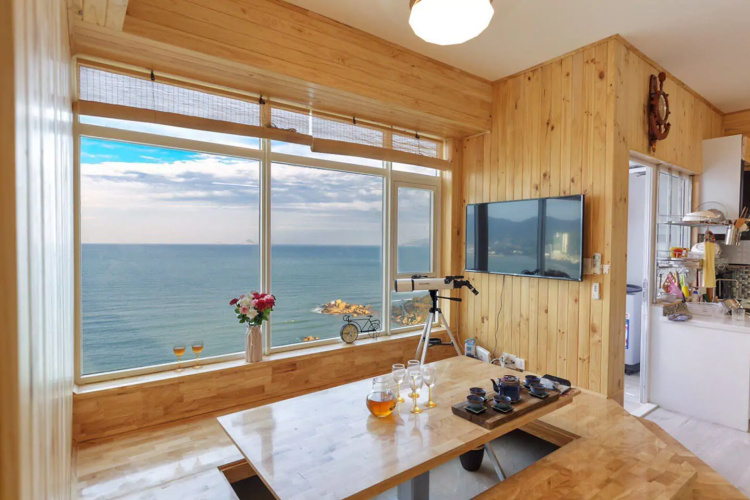 2 Bedrooms Apartment with partial ocean view