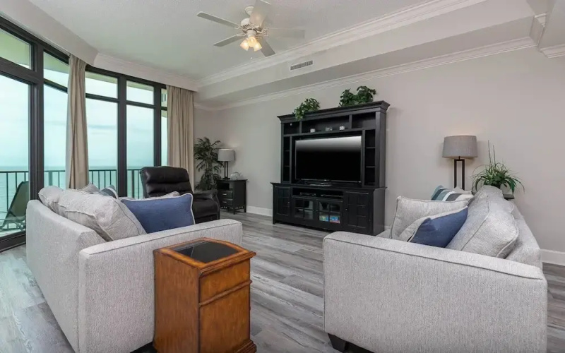 Phoenix West 1904 3 Bedroom Condo