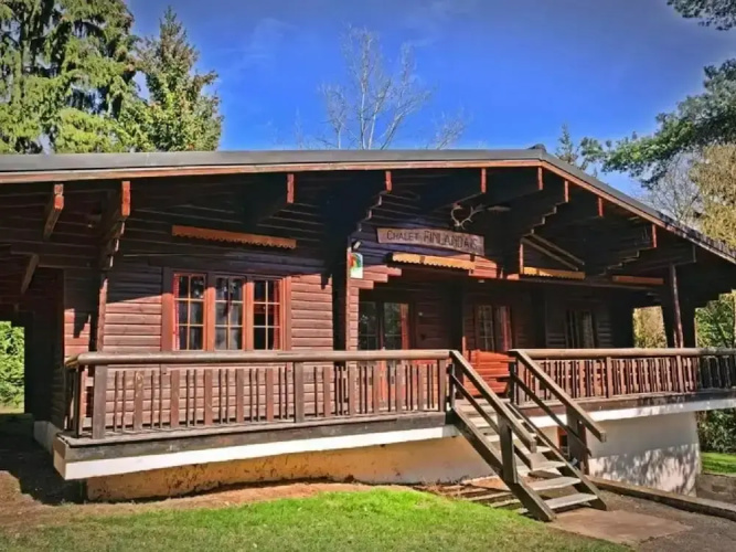 Spacious 8-bedroom Chalet