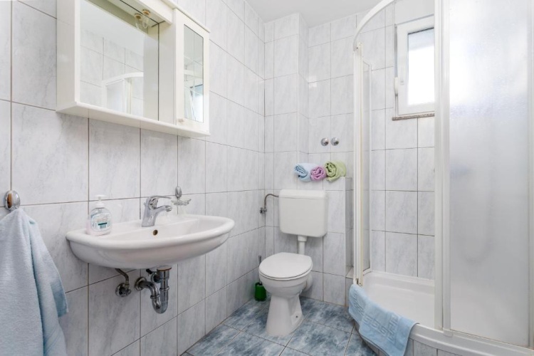 2 Bedrooms Basement Apartment