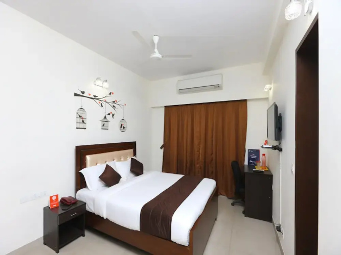 OYO 12368 Day Inn