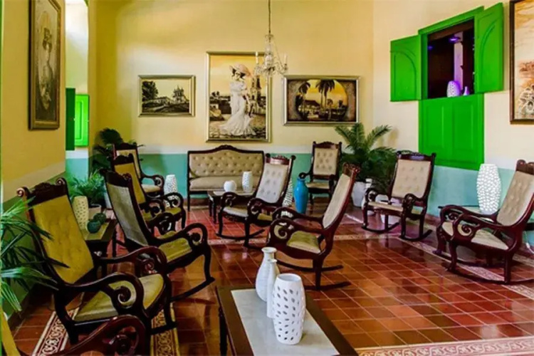 Hotel E La Calesa