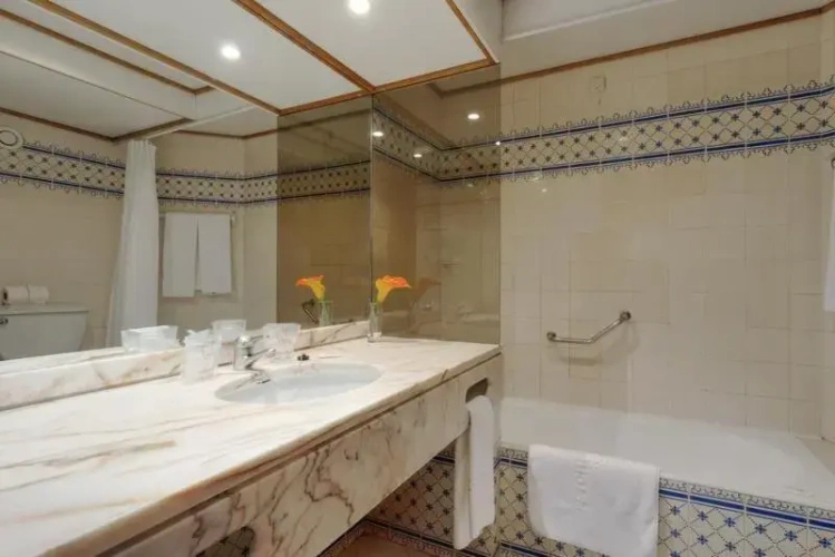 1 Bedroom Apartment with balcony