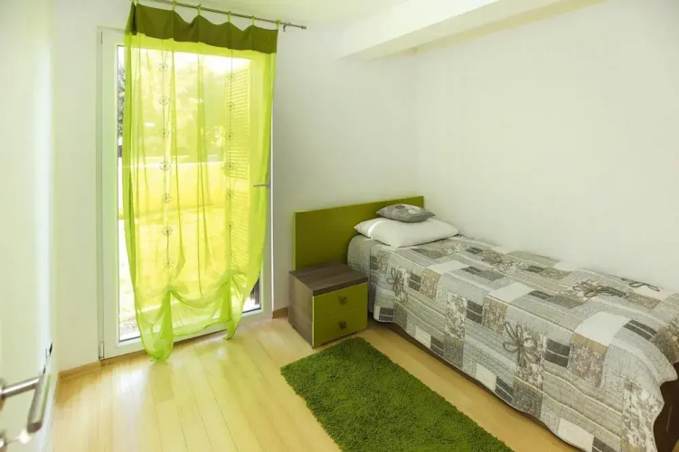 Apartments in Villas Punta Skala With Beachpool