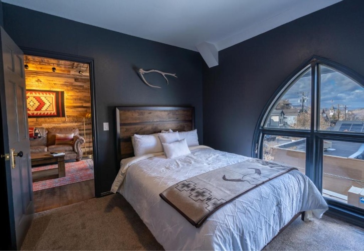 3 Bedrooms Apartment