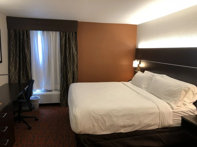 Holiday Inn Express Metropolis by IHG