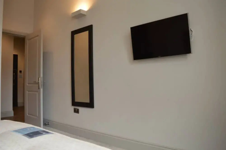 Modern 2 Bedroom Central Manchester Apartment