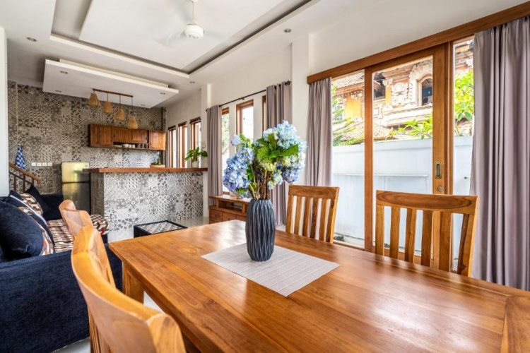 2 Bedrooms Villa