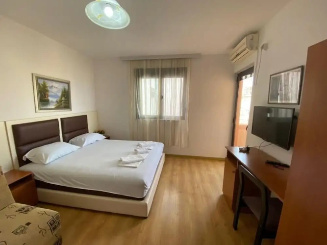 Economy Double room with balcony and with partial sea view