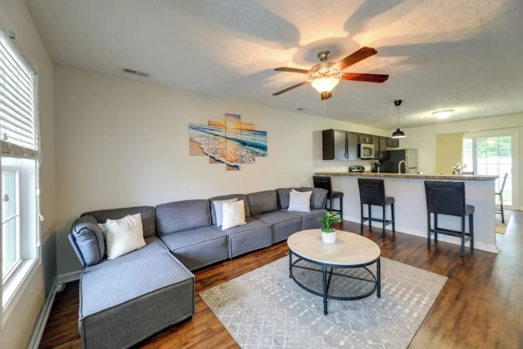 2 Bedrooms Apartment