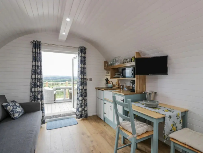 Laird Lodge 2