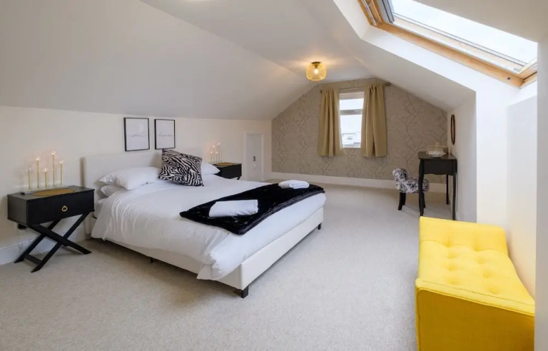 Smart, Modern 2 bed 2 Baths apt on Ryde High St