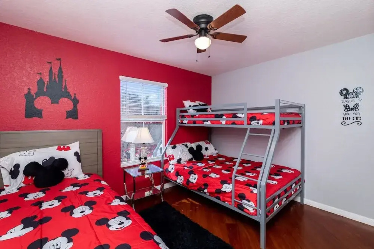 Mickey Mouse Cluff House