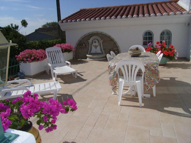 Standard Family room with garden view