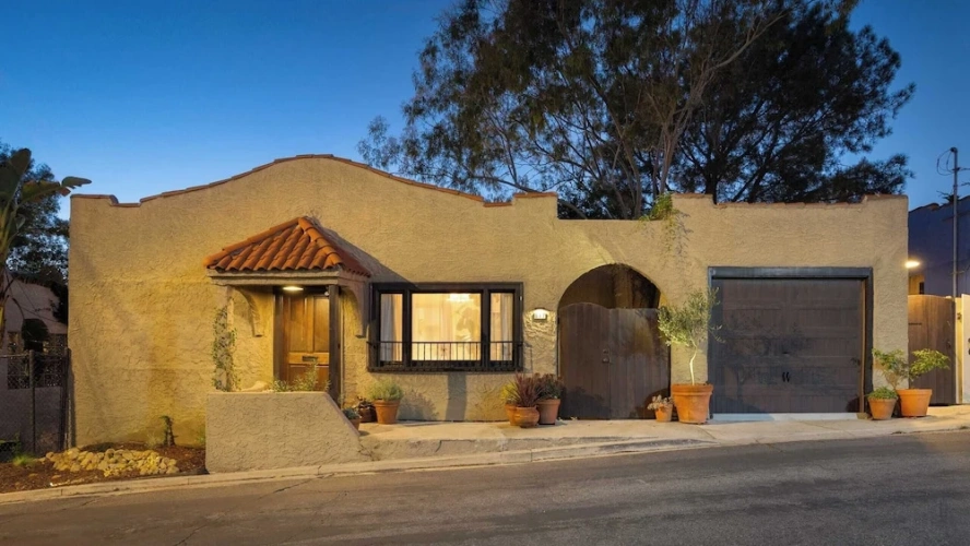 2 Bedrooms Cottage