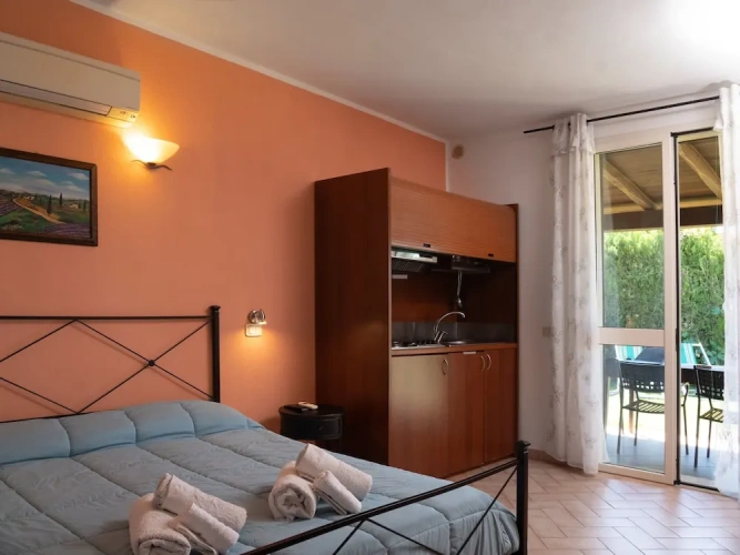 1 Bedroom Comfort Basement Studio