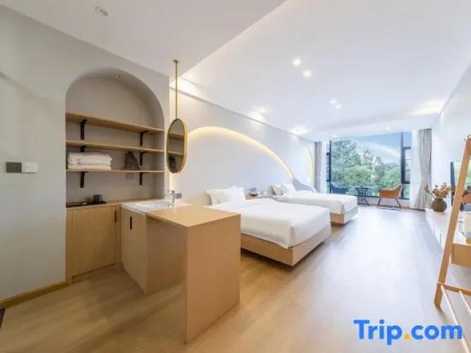 Standard Twin room with sea view