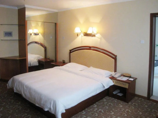 Longjian Du Business Hotel