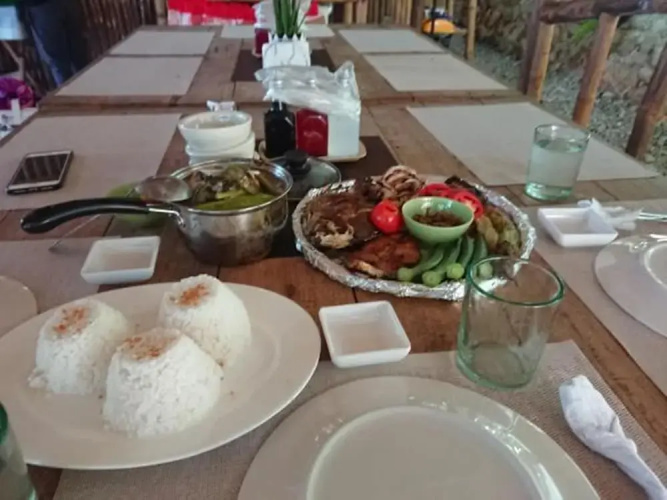 Bahay Kawayan Backpackers Inn