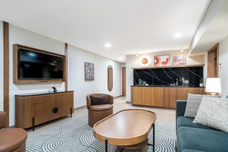 Executive Suite