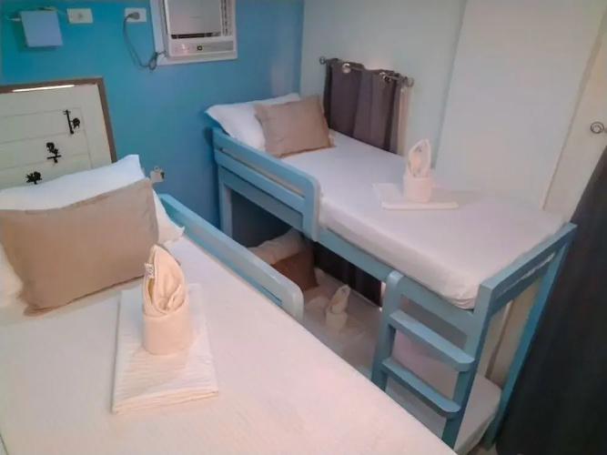Laule'a Hostel
