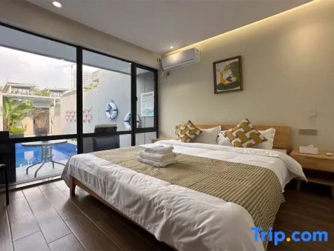 4 Bedrooms Attic Villa