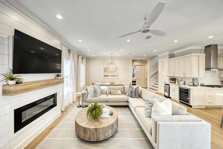 5 Bedrooms Cottage