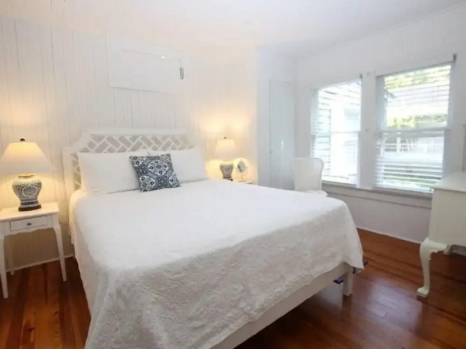 OAK Avenue 16