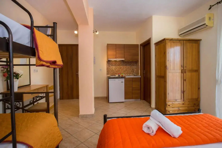 Famelia Studios Lampiris