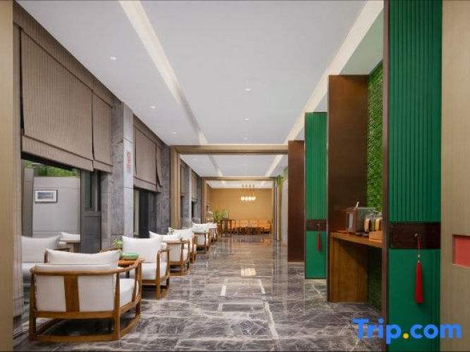 Green  season  hotel