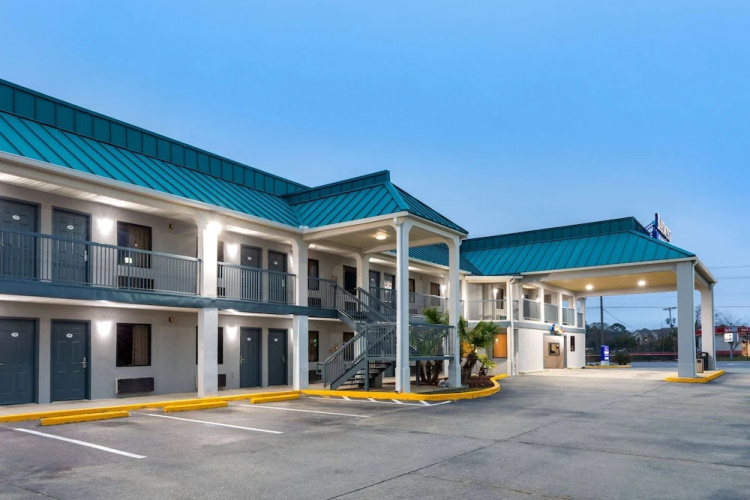 Ramada Limited Biloxi/ocean Springs - Biloxi, MS