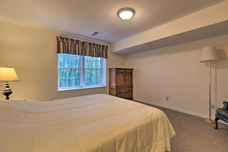 4 Bedrooms Cottage
