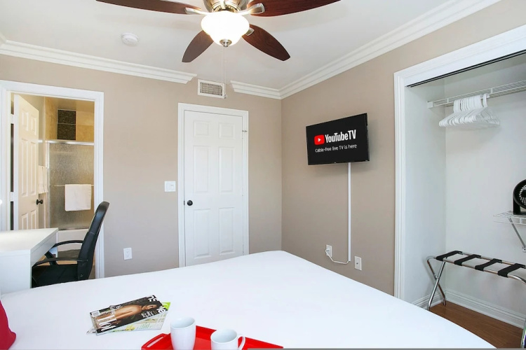 Multi-level 2br-fast Wifi-free Parking -cm-1