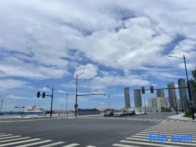 Yuepeng Boutique Apartment (Dalian Harbour Plaza)