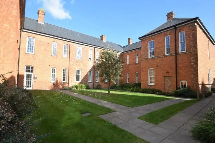 Beautiful flat in luxury Graylingwell development