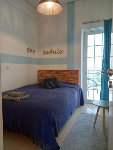 Evie's apartment