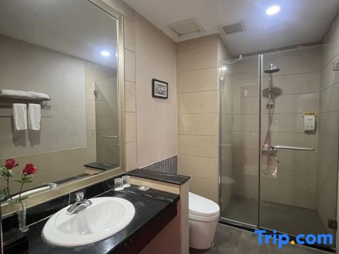 Shining Star Holiday Hotel