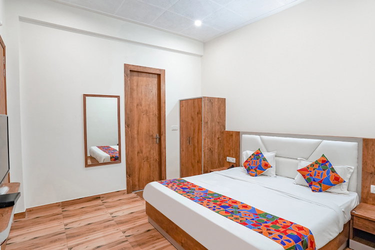 Fabhotel Sirtaj Suites