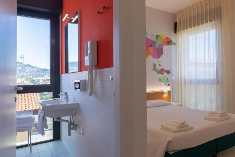 Standard Triple room