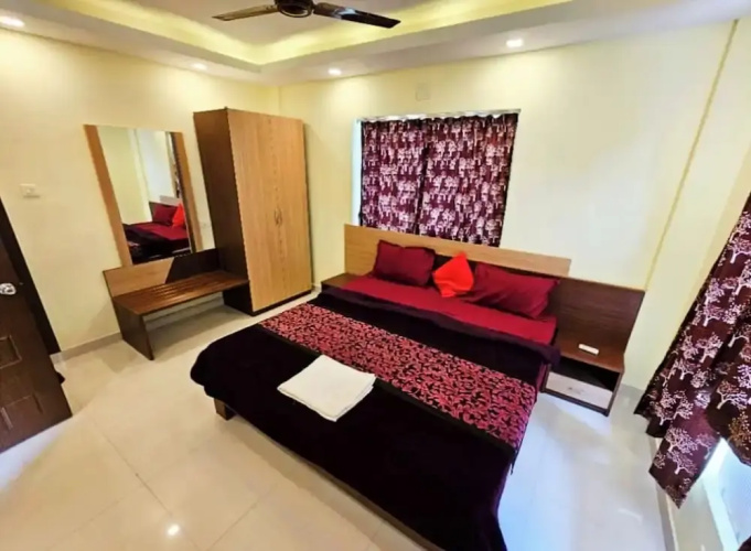 Hotel Red Stone Premium Near Sea Beach
