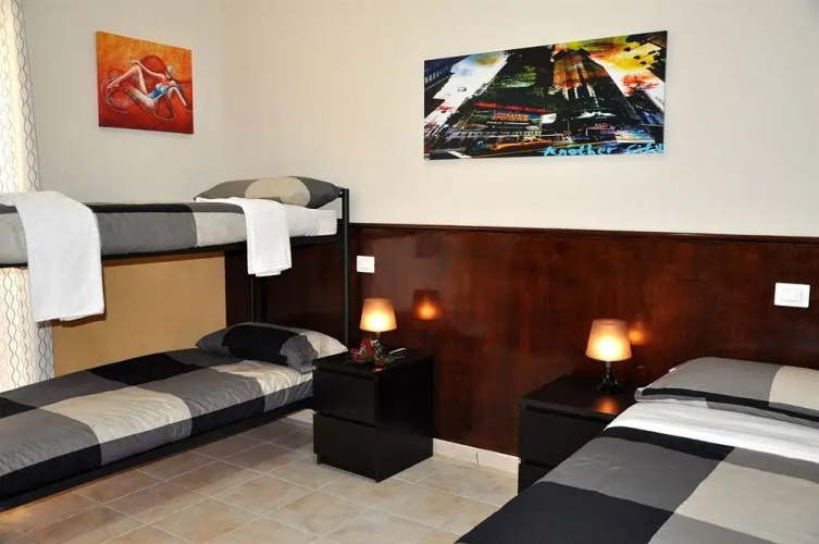 Romangelo Hostel