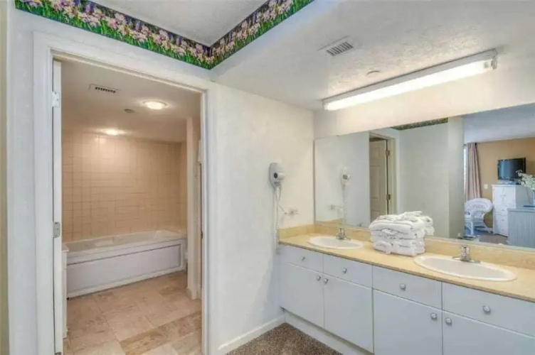 Brighton Two-bedroom Apartment 405