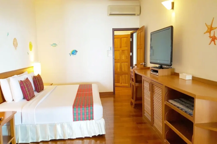 2 Bedrooms Suite with ocean view