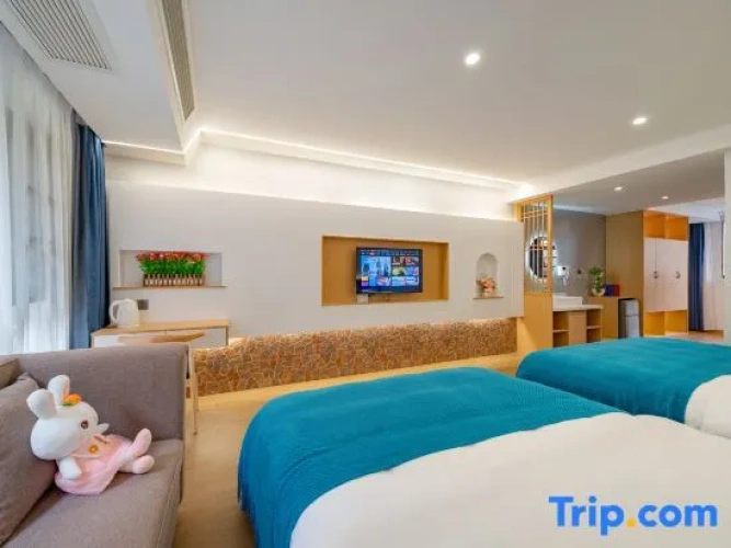 Deluxe Family Suite