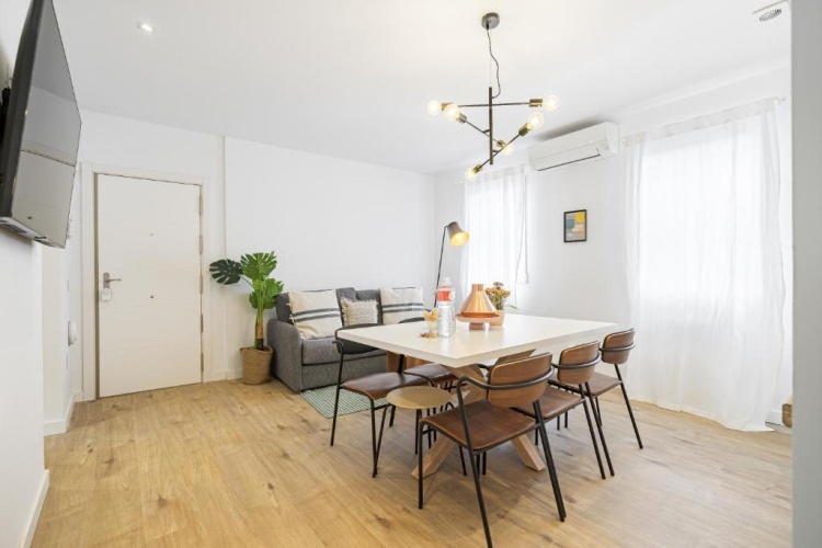 3 Bedrooms Apartment