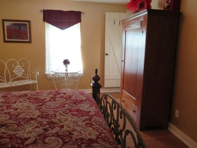 Yellow House Bed and Breakfast