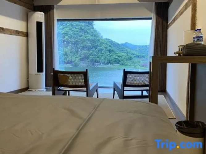 Standard Double room with view