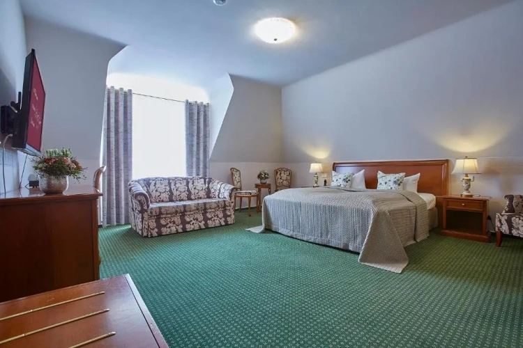 Standard Triple room