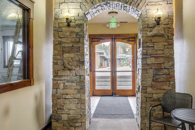 Walkable Condo in Dtwn Mccall! Lake View + Balcony