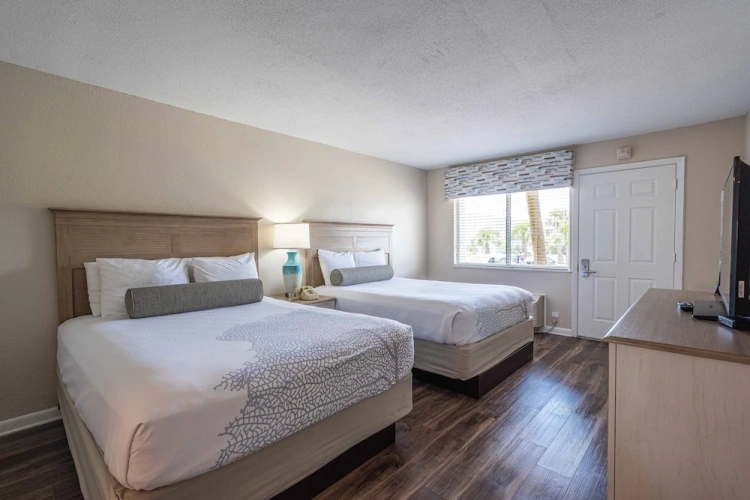 2 Bedrooms Standard Family room